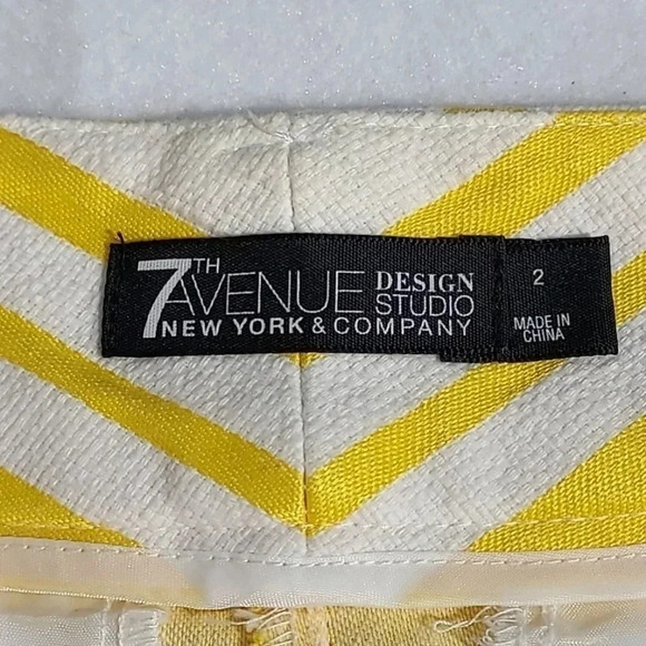 7th Ave. Design Studio New York & Co. White with Yellow Stripes Shorts Size 2 - Picture 6 of 11